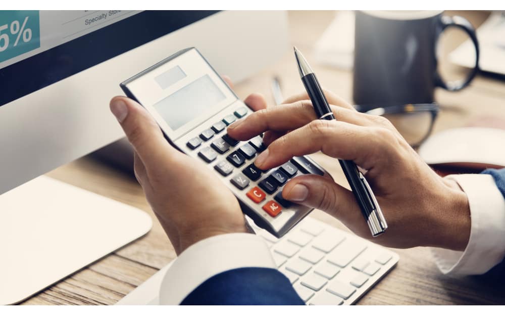 Calculate Balance Financial Accounting profit Debt Concept